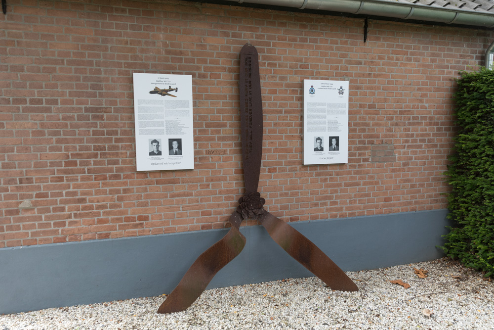 Memorial Handley Page Halifax III MZ 715