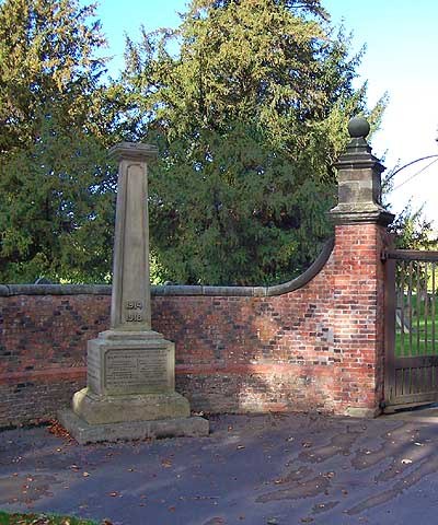 Oorlogsmonument Risley #1