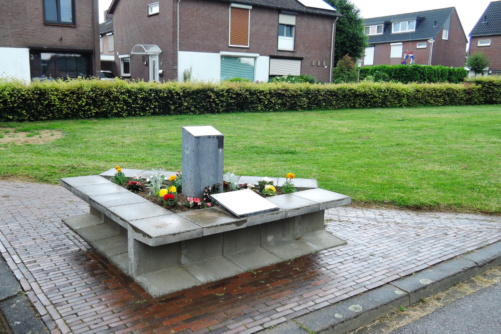 Monument Crash 1 Januari 1945 #1