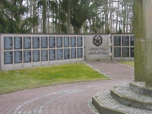 Mass Grave Soviet Soldiers Ludwigsfelde #1