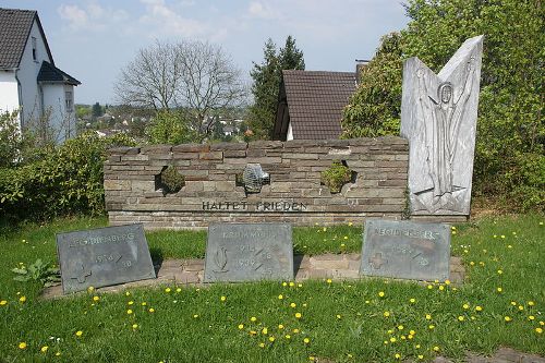 Oorlogsmonument Aegidienberg en Krummous #1