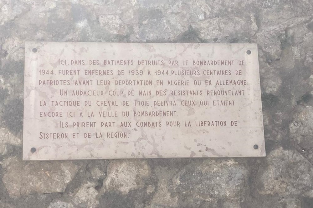 Gedenktekens Sisteron Citadel #3
