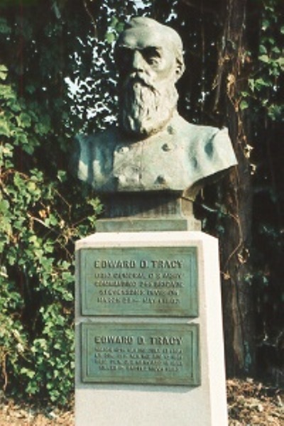 Buste van Brigadier General Edward D. Tracy (Confederates)