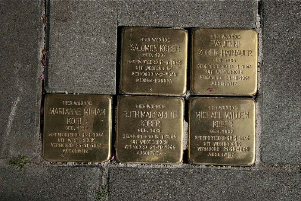 Stolpersteine Doelenstraat 19