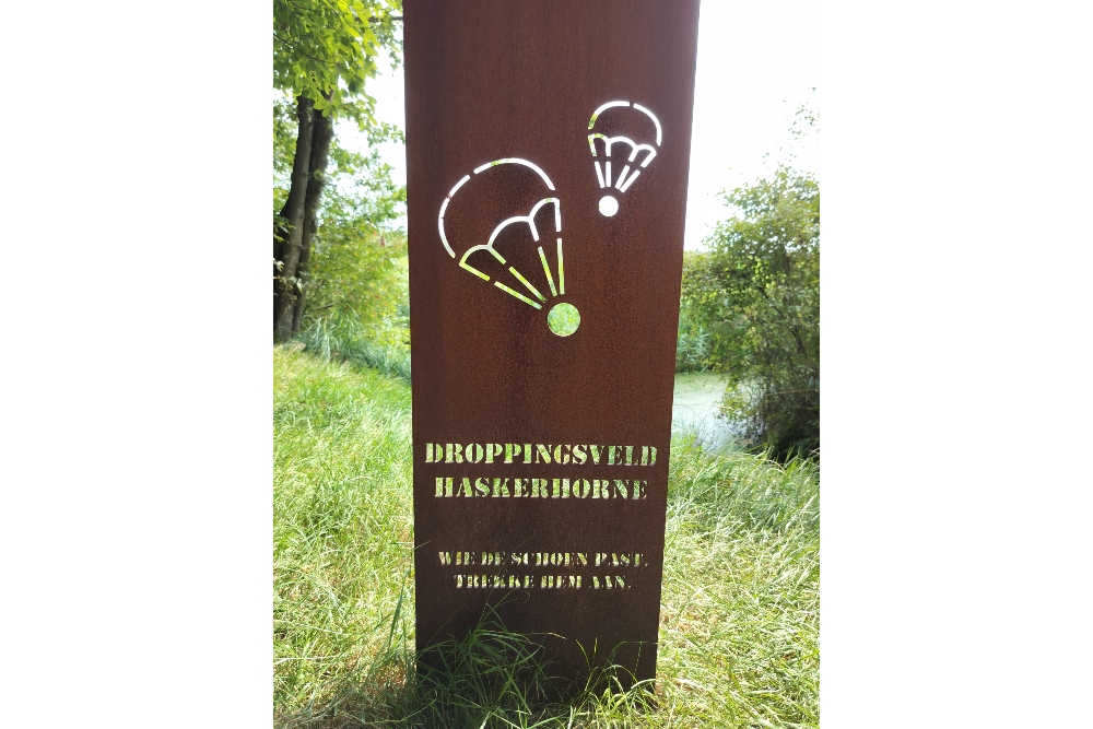 Droppings Field 1944-1945 & Memorial Dropping Haulsterbos #3