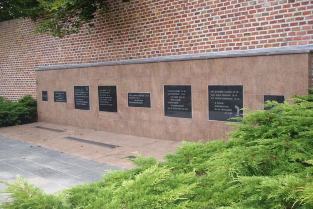 War Memorial Siddeburen #5