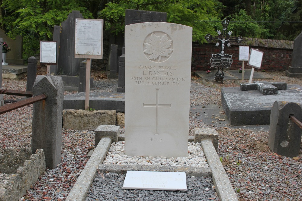 Commonwealth War Grave Mont-Saint-André #3