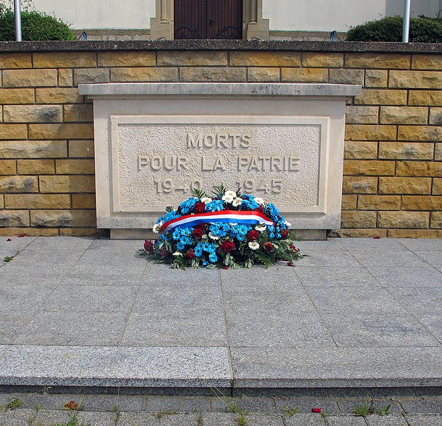 Oorlogsmonument Weiler-la-Tour #1