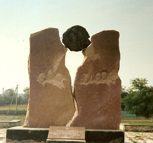 War Memorial Pisky Pisky