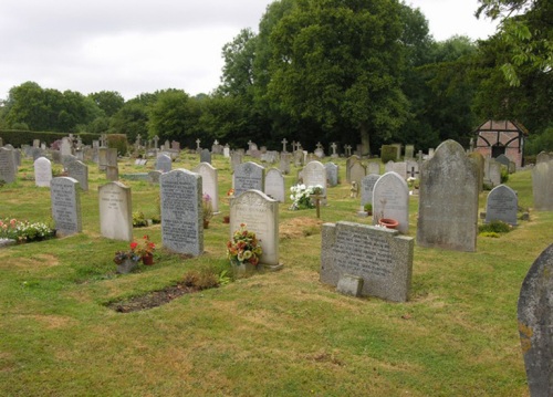 Commonwealth War Graves St Nicholas Churchyard