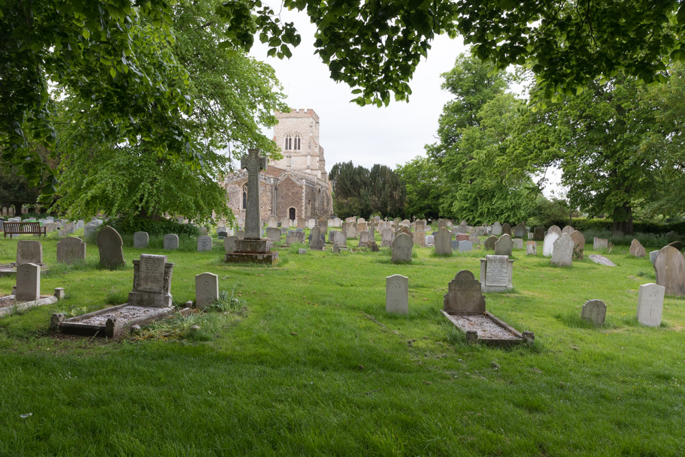 Commonwealth War Graves Henlow #5