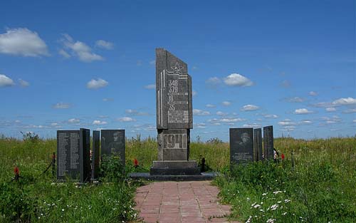 Mass Grave & Memorial Russian Soldiers Kalitsino #1