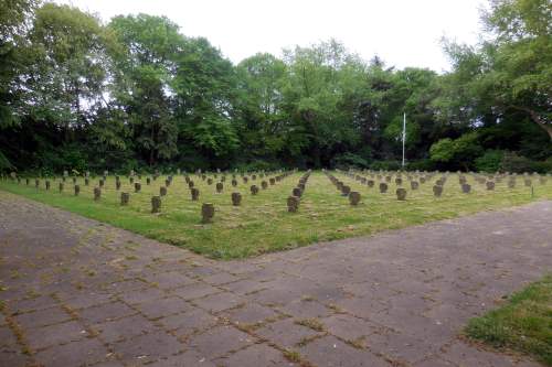 Duitse Oorlogsbegraafplaats Voerde #3