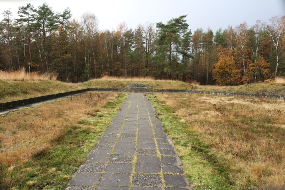 Massagraf Nr.3 Concentratiekamp Bergen-Belsen #2