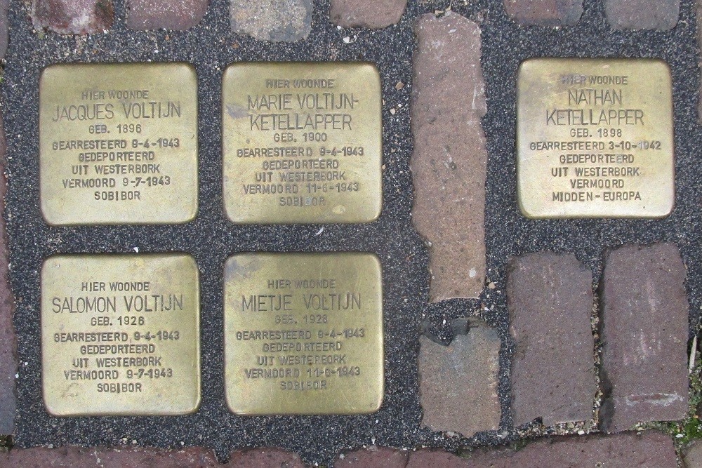 Stumbling Stones Stikke Hezelstraat 54 (formerly 46)