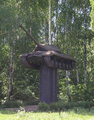 Mass Grave Soviet Soldiers & IS-3 Heavy Tank Trostyanets