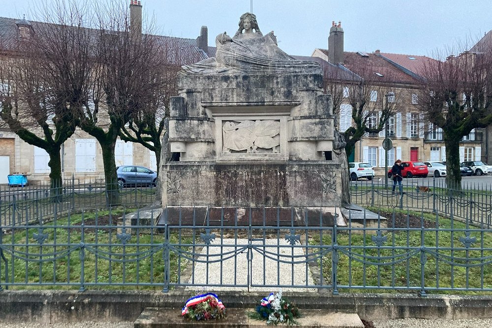 Oorlogsmonument Langres #1