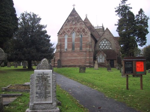 Commonwealth War Graves St. Laurence Churchyard #1