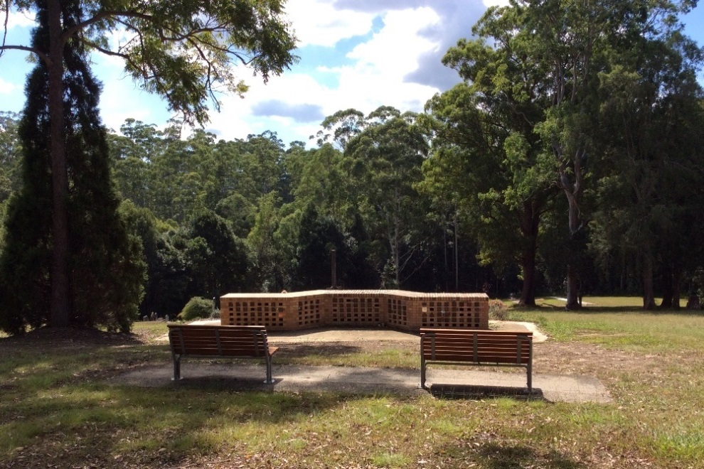 Commonwealth War Grave Bellingen Cemetery #1