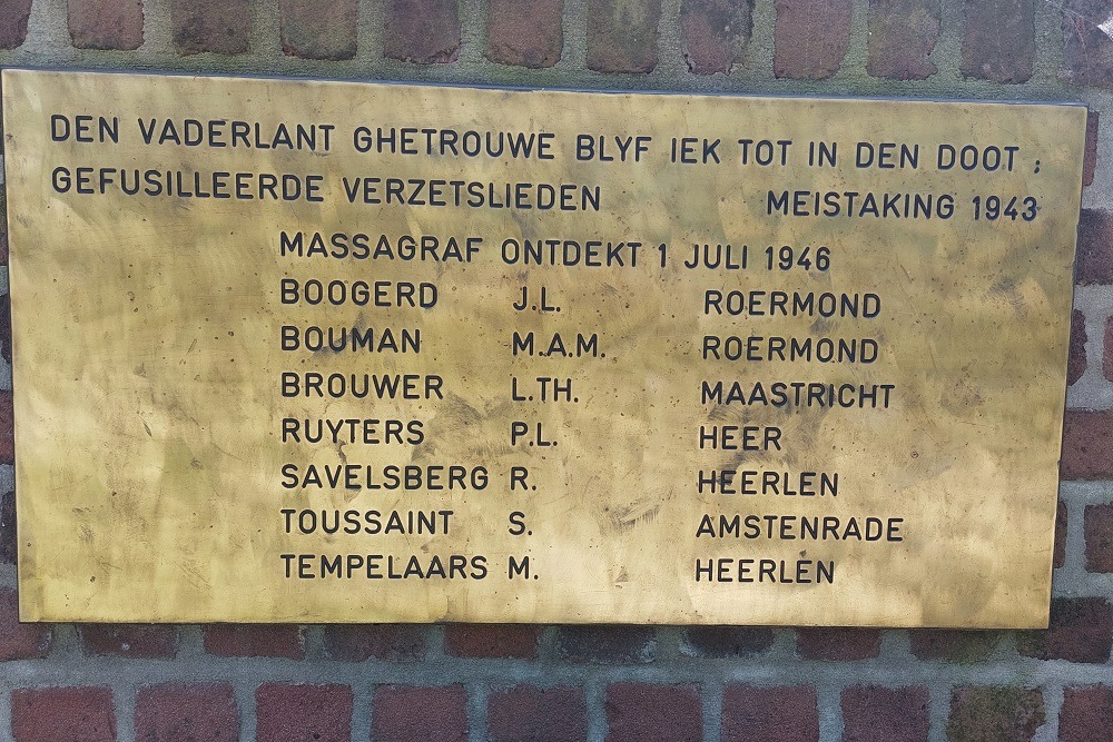 Memorial Mass Grave De Hamert #4