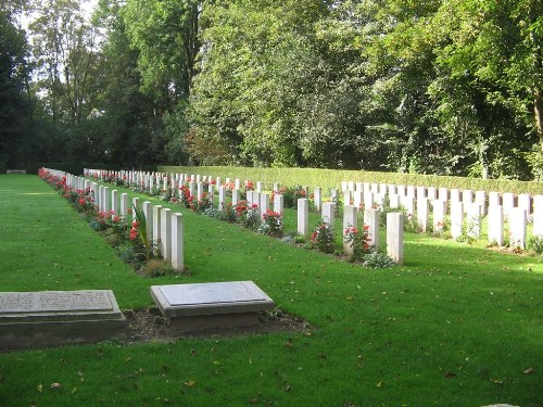 Commonwealth War Cemetery Agny