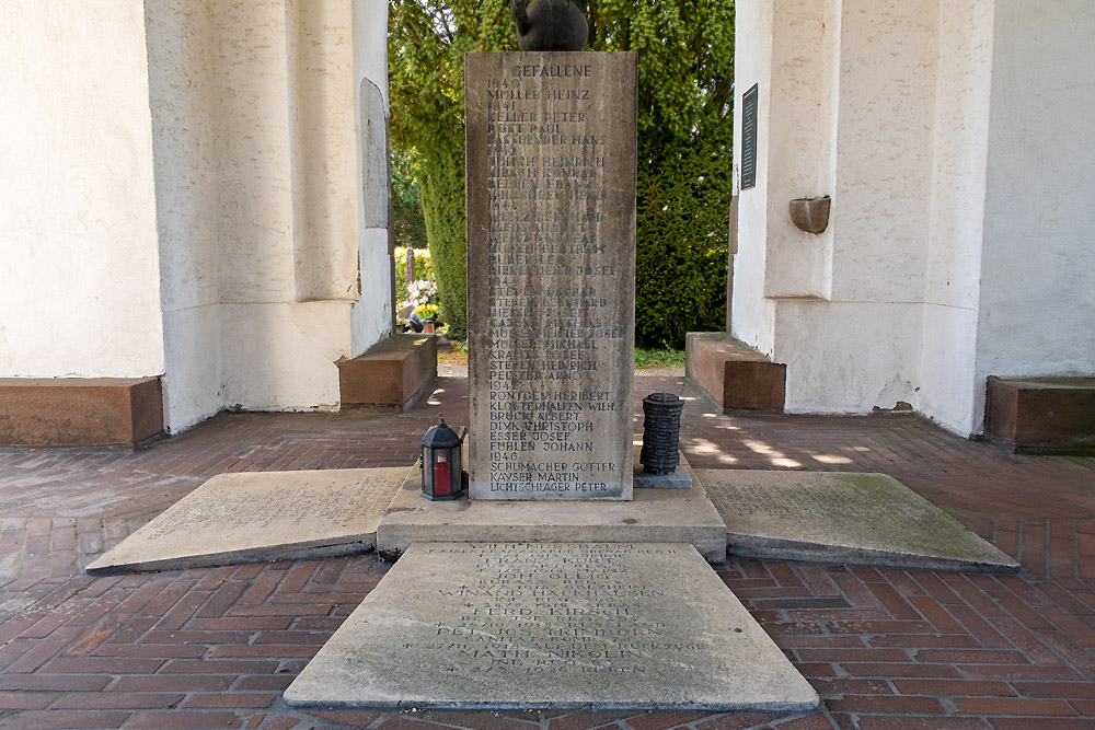 Monument Begraafplaats Golzheim #4