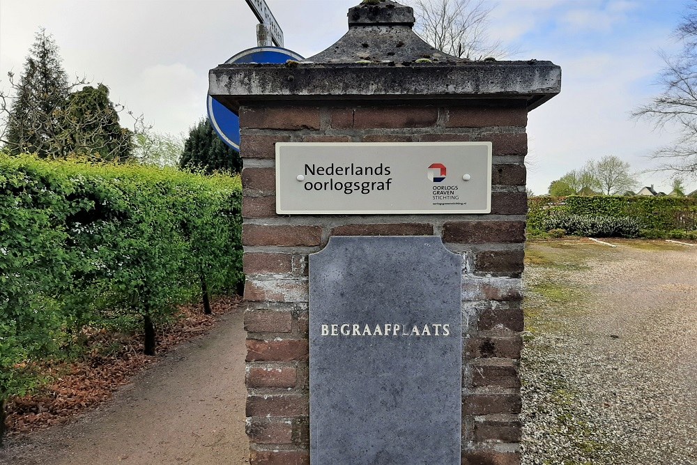 Dutch War Grave Groessen #2