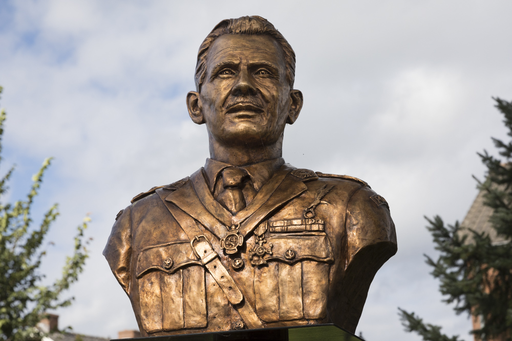 Bust General Major Stanislaw Sosabowski #2