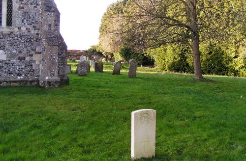 Commonwealth War Grave St. John the Evangelist Churchyard #1
