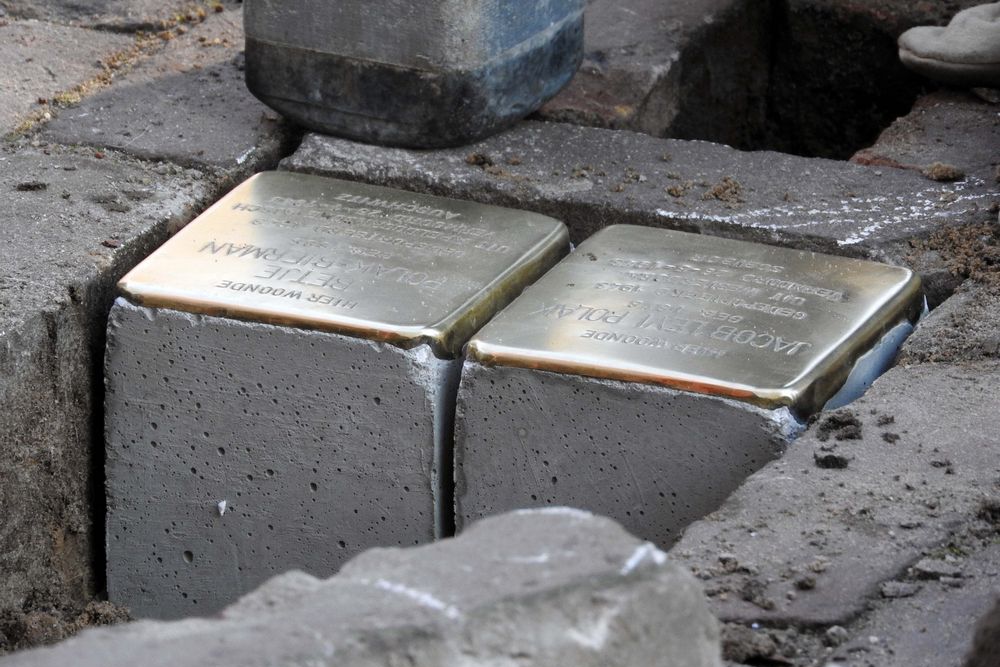 Stolpersteine Dorp 40 (nu Koekendijk 1) #1