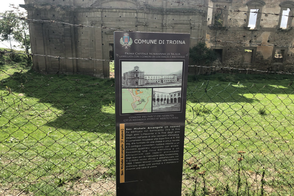 Gebombardeerd Klooster Troina #2