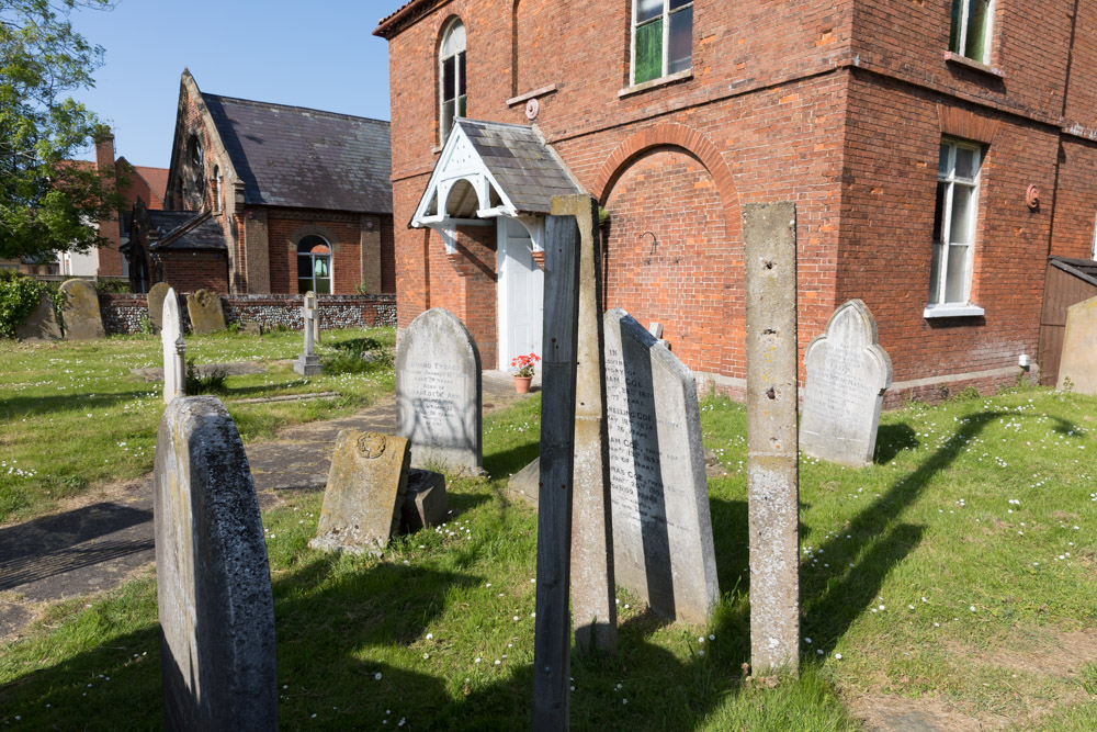 Commonwealth War Grave Wells Congregational Chapelyard