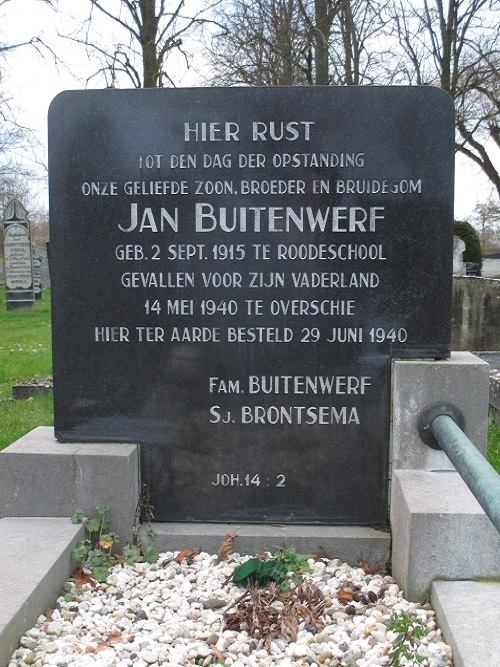 Nederlandse Oorlogsgraven Gemeentelijke Begraafplaats Oosteinde #3