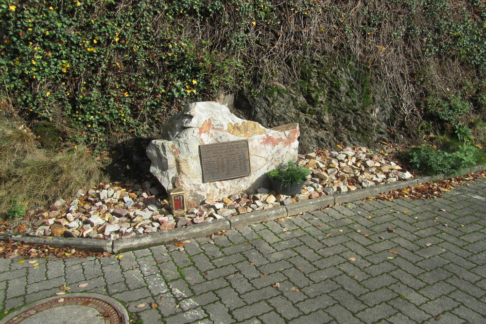 War Memorial Stachelau #5