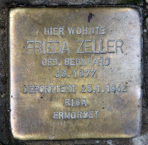 Stumbling Stones Niebuhrstraße 71 #3