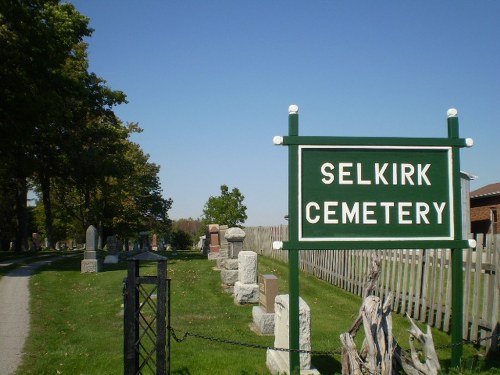 Commonwealth War Graves Selkirk Cemetery