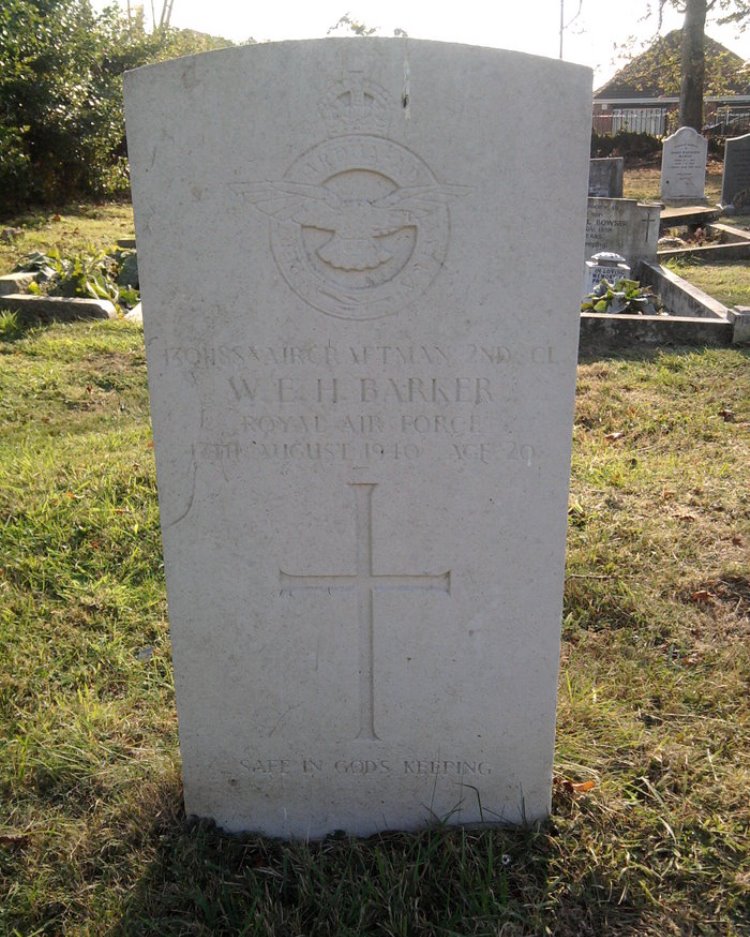 Commonwealth War Grave Barlings Church Cemetery