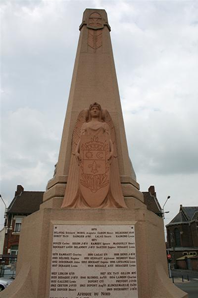 War Memorial La Chapelle d'Armentires #3