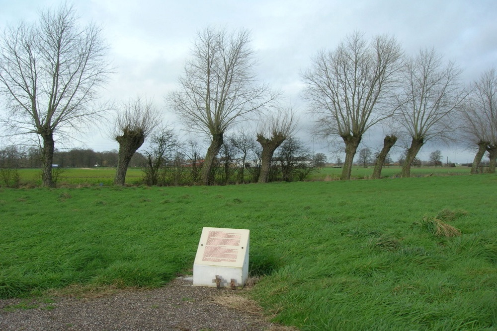 La Plaine au Bois Memorial  Site - Farm Bollengier - Esquelbecq