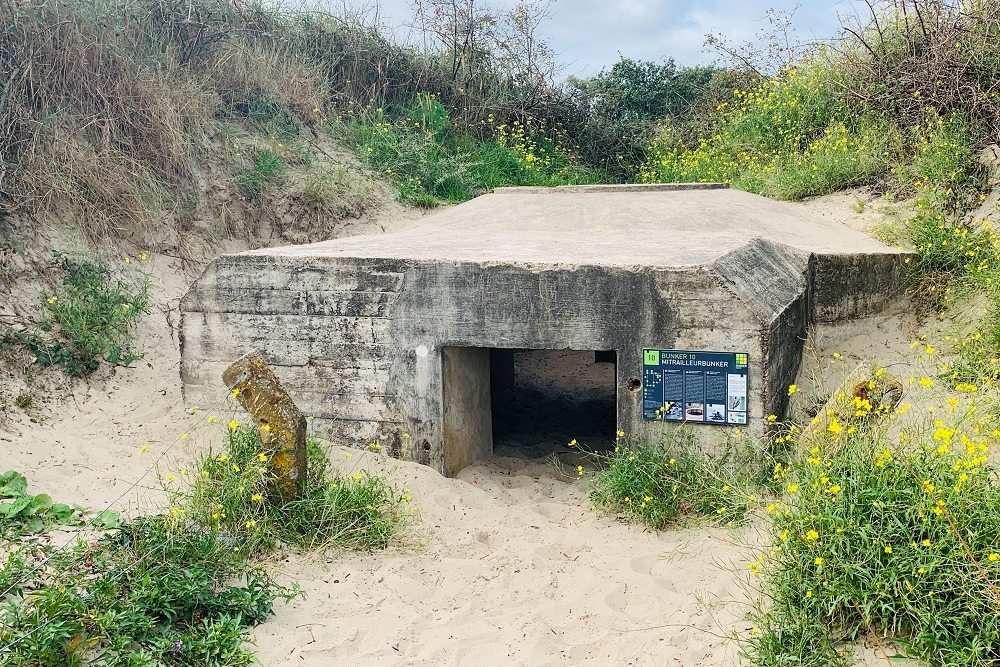 Machine Gun Bunker Bunkerroute no. 10 De Punt Ouddorp. #1