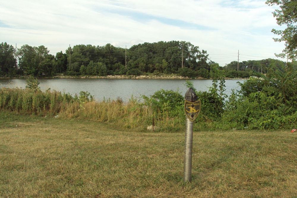 Marker Crossing River Raisin