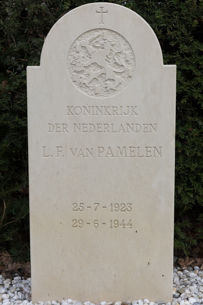 Dutch War Graves IJzendijke #2