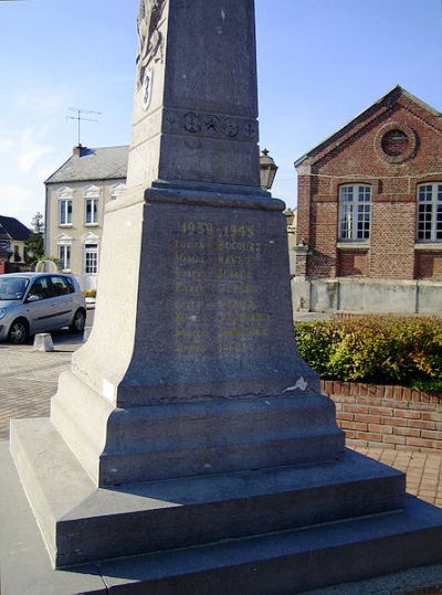 Oorlogsmonument Heilly #1