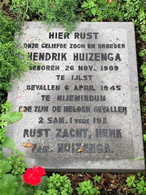 Dutch War Graves IJlst General Cemetery #4