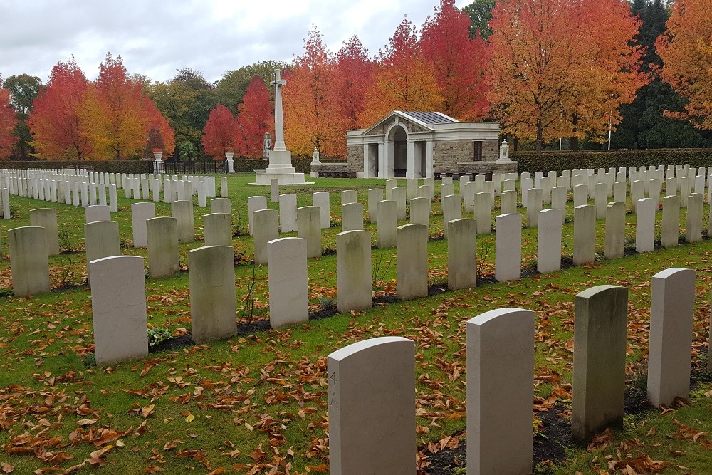 Commonwealth War Graves Antwerp Schoonselhof #1