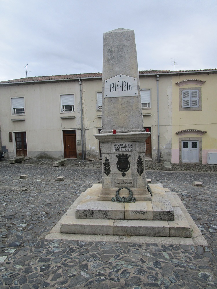 War Memorial Bragana #4