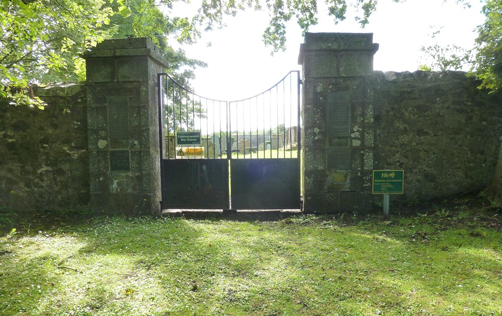 Commonwealth War Graves Monimail Old Churchyard #1