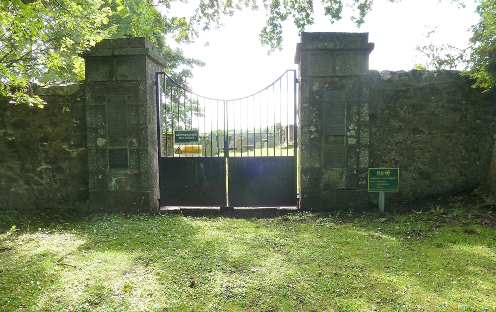 Oorlogsgraven van het Gemenebest Monimail Old Churchyard #1