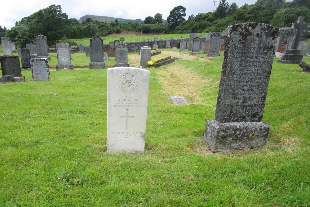 Oorlogsgraf van het Gemenebest Achnaba Churchyard #1