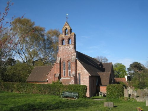 Oorlogsgraf van het Gemenebest Holy Trinity Churchyard